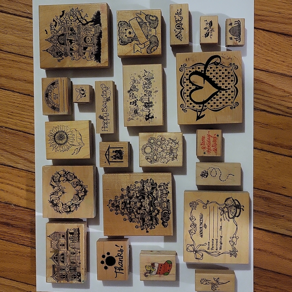 CLOSET BLOWOUT!  ✨️ Rubber stamp set of 22 stamps